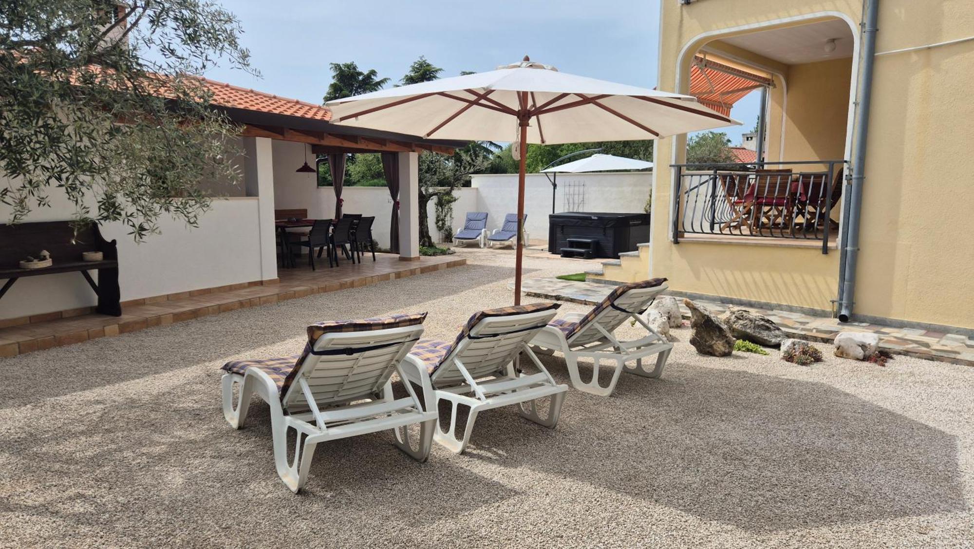 Apartment Vinja Porec - Privat Garden - Whirlpool Exterior photo